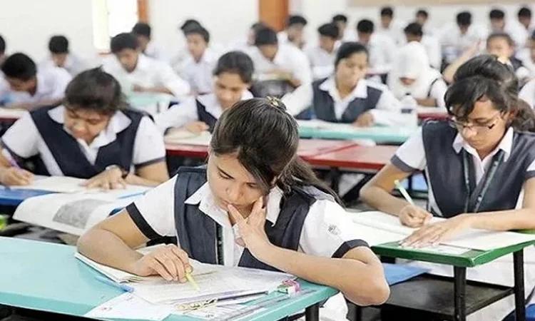 এইচএসসি পরীক্ষা কেন্দ্রে মানতে হবে যেসব স্বাস্থ্যবিধি